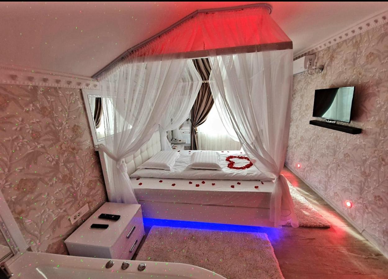 Anadi Hotel Boutique Only Adult Брашов Екстер'єр фото