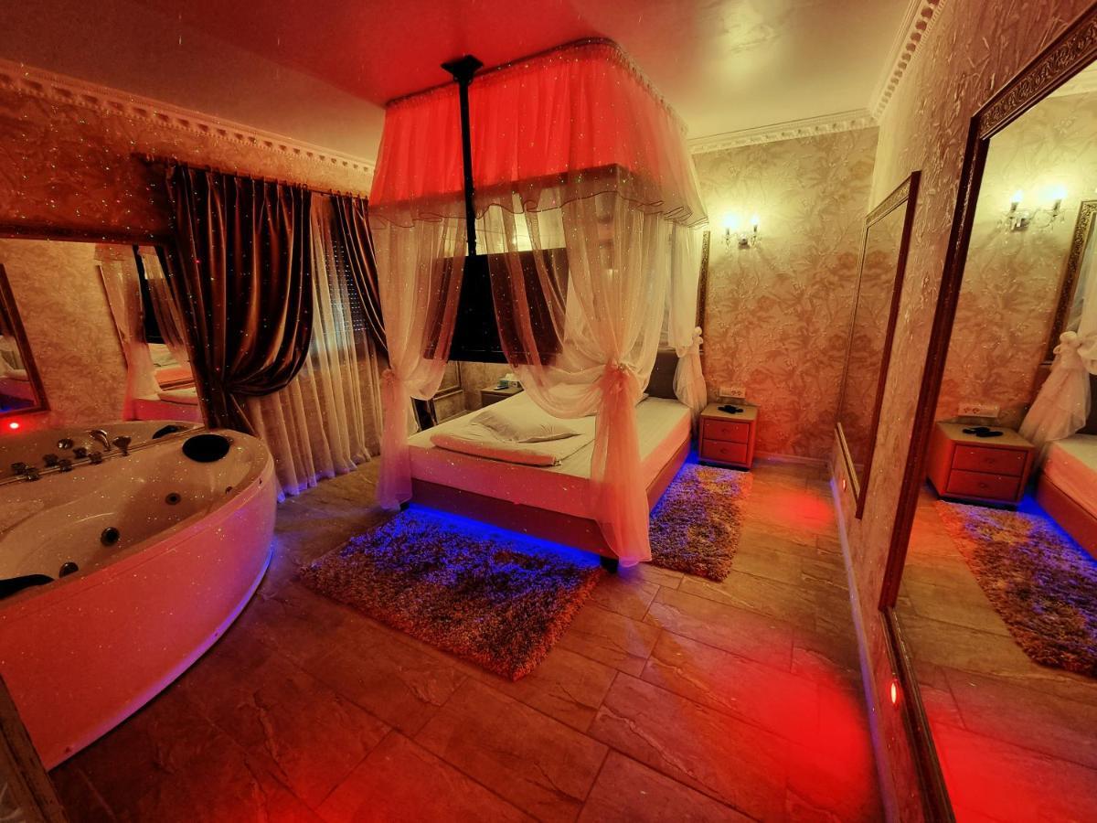 Anadi Hotel Boutique Only Adult Брашов Екстер'єр фото