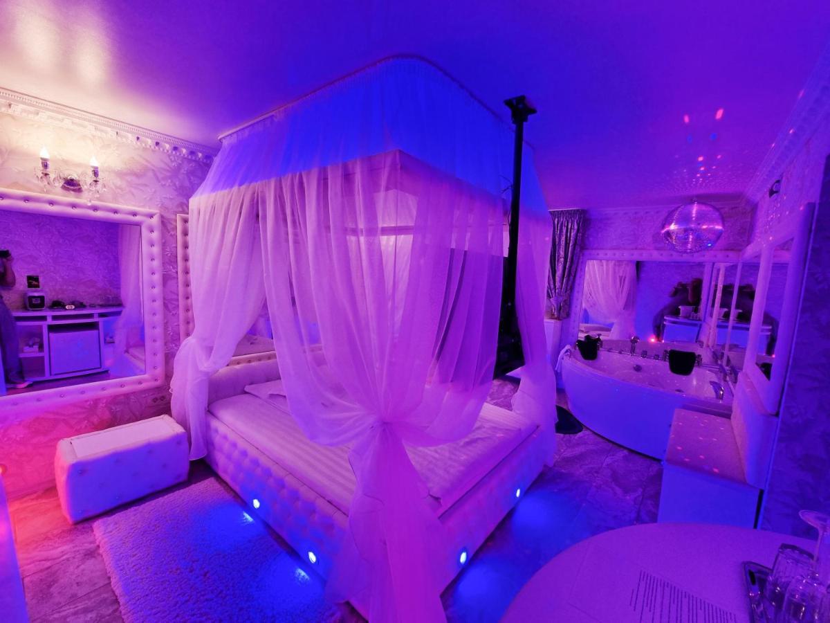 Anadi Hotel Boutique Only Adult Брашов Екстер'єр фото
