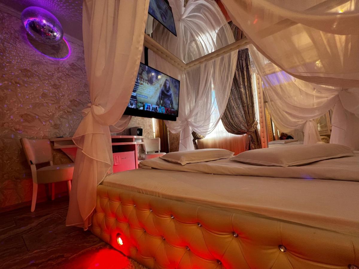 Anadi Hotel Boutique Only Adult Брашов Екстер'єр фото